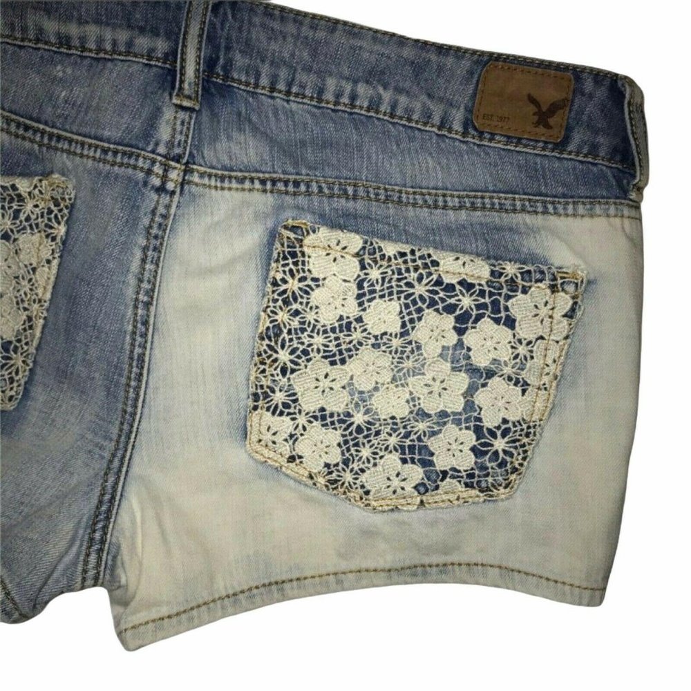 American Eagle Bleach Ombre Floral Lace Shorts 4 - Picture 8 of 8